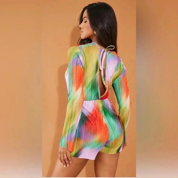 Pretty Little Thing Abstract Multicolored Romper with Flare Sleeves | sz 4 - Picture 8 of 11